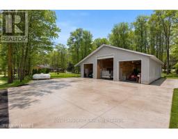 3 WOODLAND COURT - 5