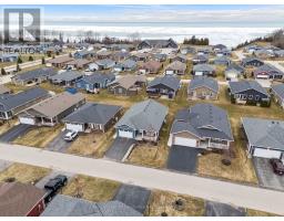 44 HURON HEIGHTS DRIVE - 35