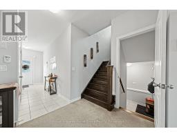 24 COURTNEY STREET - 34