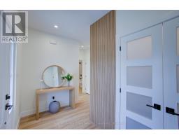 62 - 1182 QUEEN STREET - 2