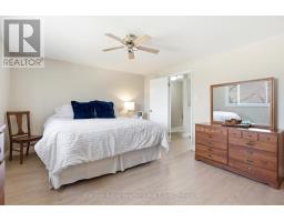 28 CHARTWELL CRESCENT - 16