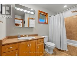 139 ALMAGUIN DRIVE - 32