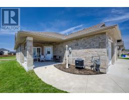 115 BROOMER CRESCENT - 1