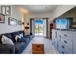 115 BROOMER CRESCENT - 24