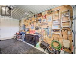 115 BROOMER CRESCENT - 37