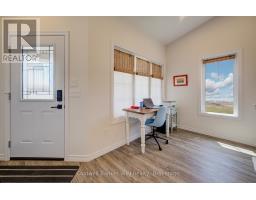 115 BROOMER CRESCENT - 6