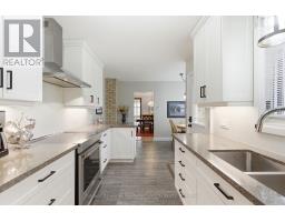101 WATERLOO STREET N - 17