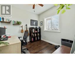 8 AVERY COURT - 17