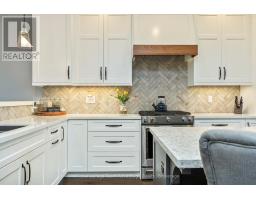 8 AVERY COURT - 21