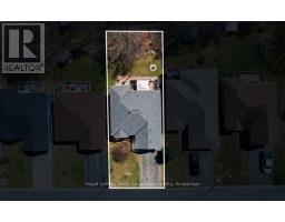 8 AVERY COURT - 3