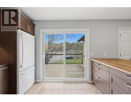 25 FERNDALE ROAD - 16