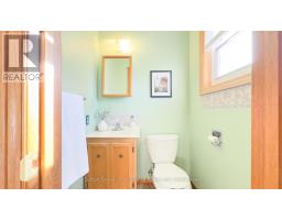 8 DUNSFORD CRESCENT - 28