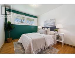 92 VICTORIA ROAD N - 22