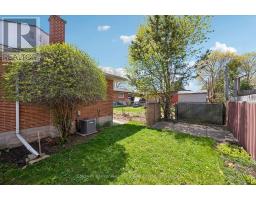92 VICTORIA ROAD N - 35