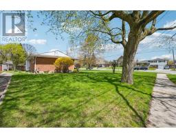 92 VICTORIA ROAD N - 39