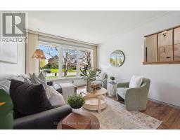92 VICTORIA ROAD N - 7