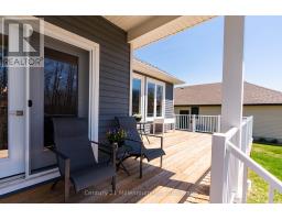 401 ALGOMA CRESCENT - 44