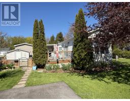 UNIT No.45 PORTSIDE DRIVE N - 77719 BLUEWATER HIGHWAY - 12