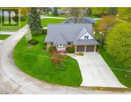 5 JACKSON CRESCENT - 22