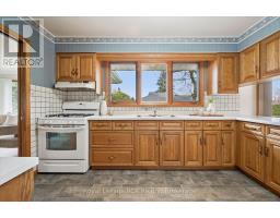 5 JACKSON CRESCENT - 32
