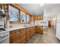 5 JACKSON CRESCENT - 33