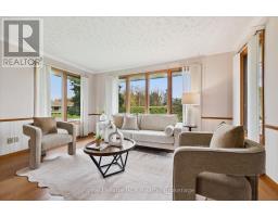 5 JACKSON CRESCENT - 40