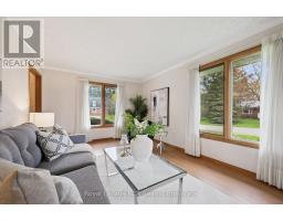 5 JACKSON CRESCENT - 45