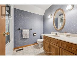 5 JACKSON CRESCENT - 5
