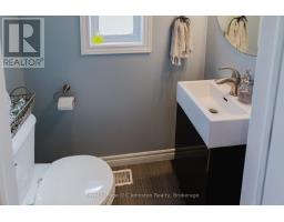 166 MACDONALD LANE - 18
