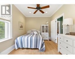 81 HURON STREET - 11