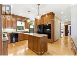81 HURON STREET - 17