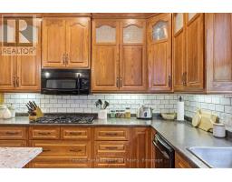 81 HURON STREET - 19
