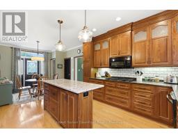 81 HURON STREET - 20