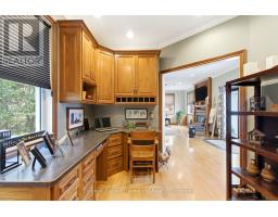81 HURON STREET - 24