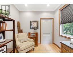 81 HURON STREET - 26