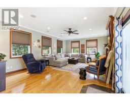 81 HURON STREET - 28