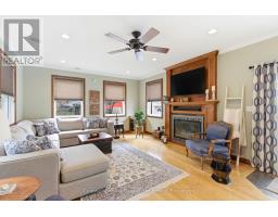 81 HURON STREET - 29