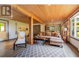 188 BAY STREET - 17