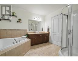 58 CURZON CRESCENT - 14