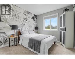 58 CURZON CRESCENT - 15