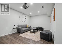 58 CURZON CRESCENT - 17
