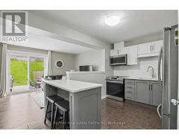 58 CURZON CRESCENT - 6
