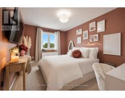 3 QUEENSBROOK CRESCENT - 21