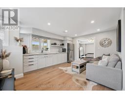 3 QUEENSBROOK CRESCENT - 24