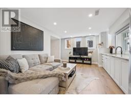 3 QUEENSBROOK CRESCENT - 25