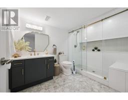 3 QUEENSBROOK CRESCENT - 28