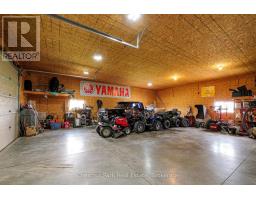 3932 BRUCE ROAD 6 - 41