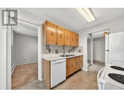 512 - 19 WOODLAWN ROAD E - 18