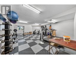 512 - 19 WOODLAWN ROAD E - 42