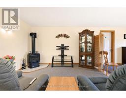 28 MAPLE STREET - 45
